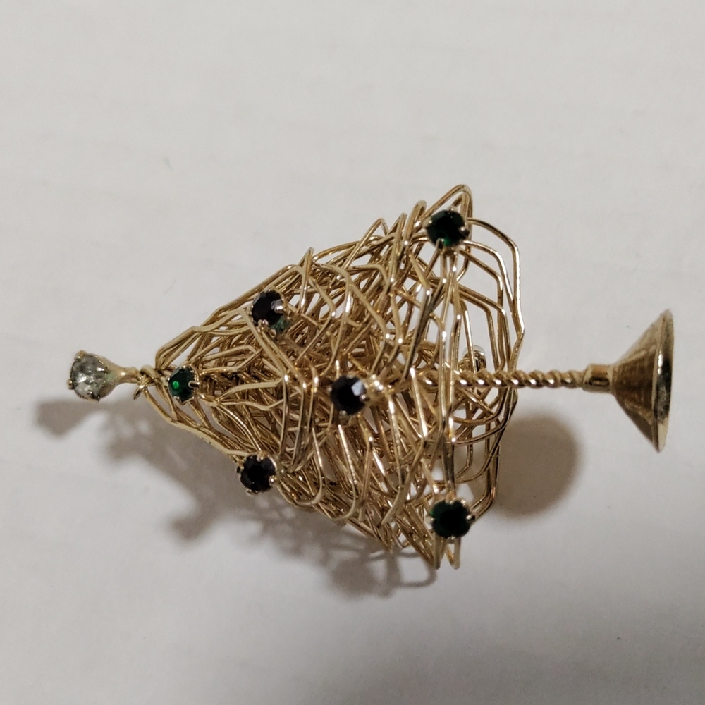 Gold tone wire brooch pin Christmas tree with rhinestone